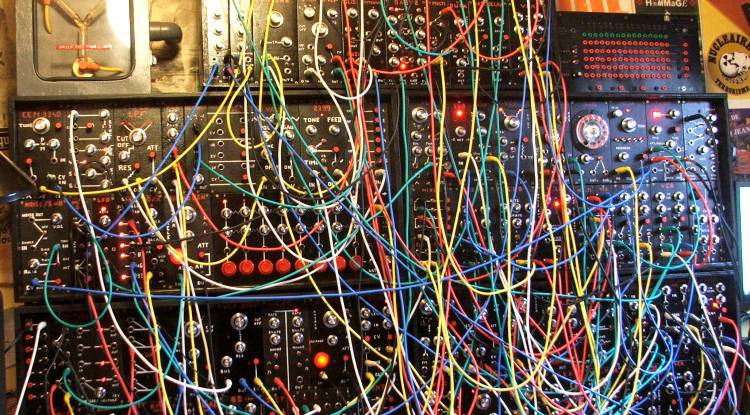 Qu'est ce qu'est le synthétiseur Modulaire ?